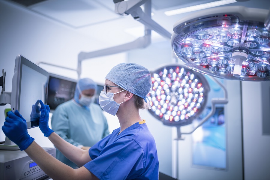 Symposia integrated operating theatre with Entoli 4K 